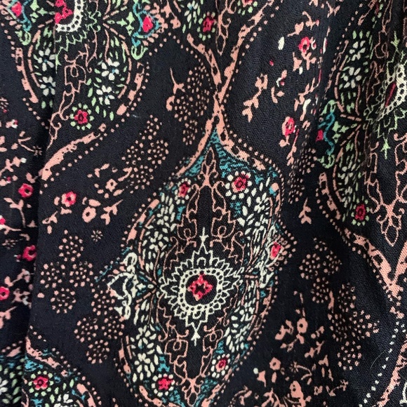 NWOT - Cold Shoulder Top - Picture 3 of 5